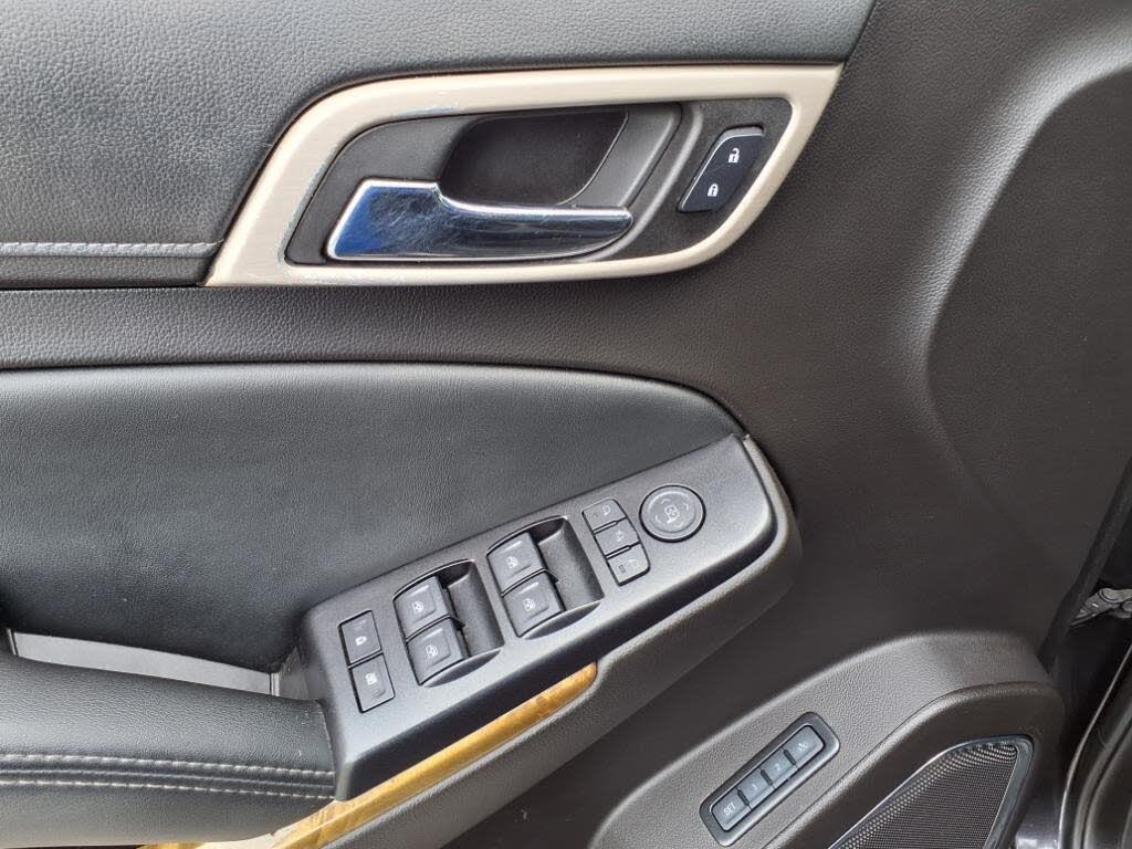 
								GMC Yukon Denali full									