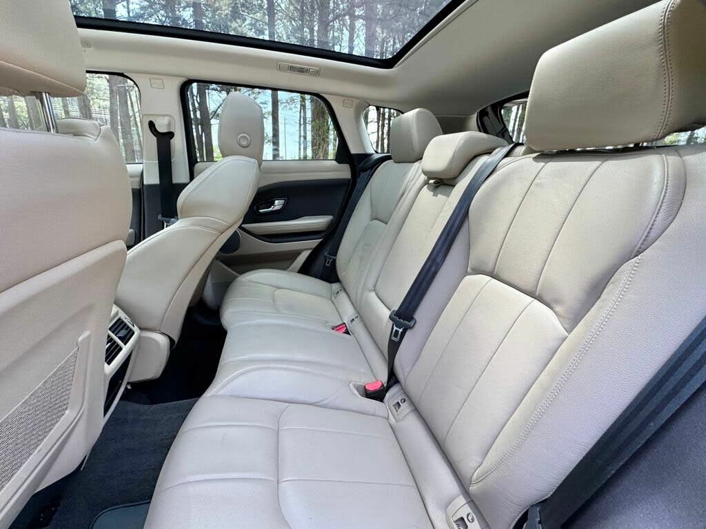 
								2018 Land Rover Range Rover Evoque SE AWD full									