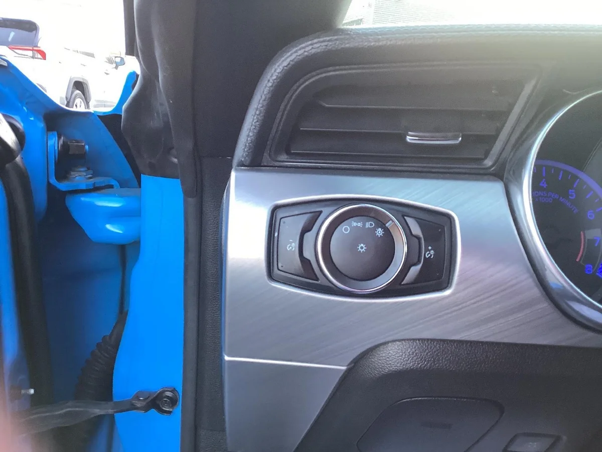 
								2022 Ford Mustang full									