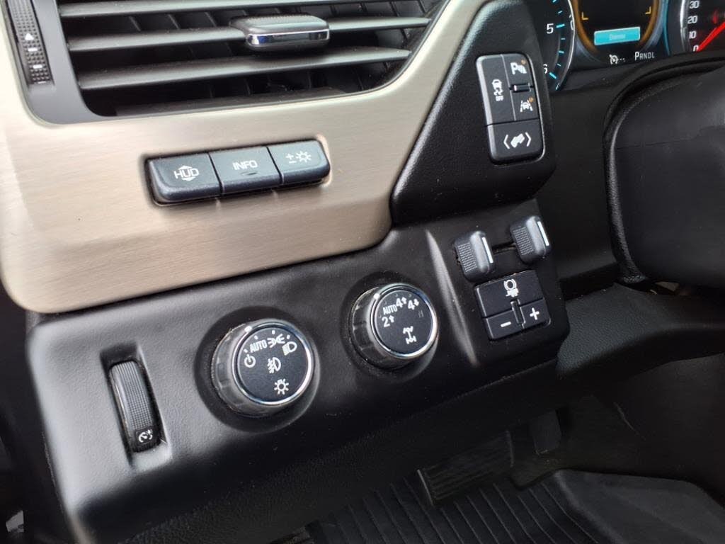 
								GMC Yukon Denali full									