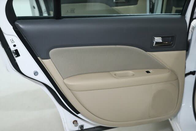 
								2012 Ford Fusion SE full									