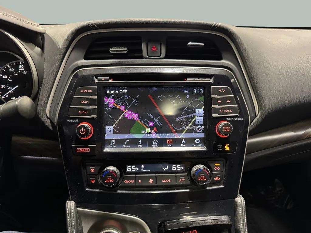 
								Nissan Maxima Platinum With Navigation full									