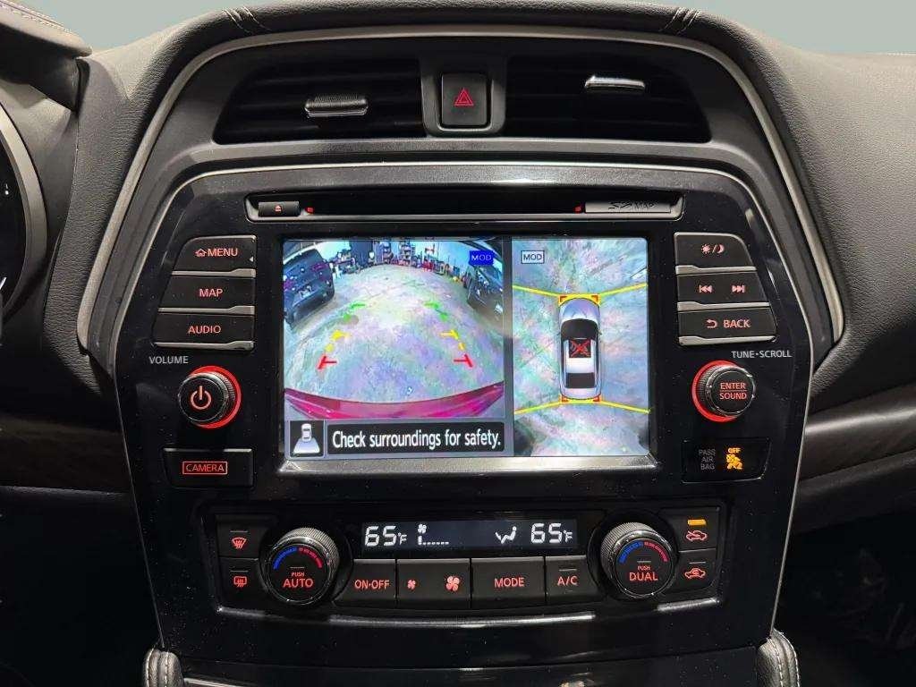 
								Nissan Maxima Platinum With Navigation full									