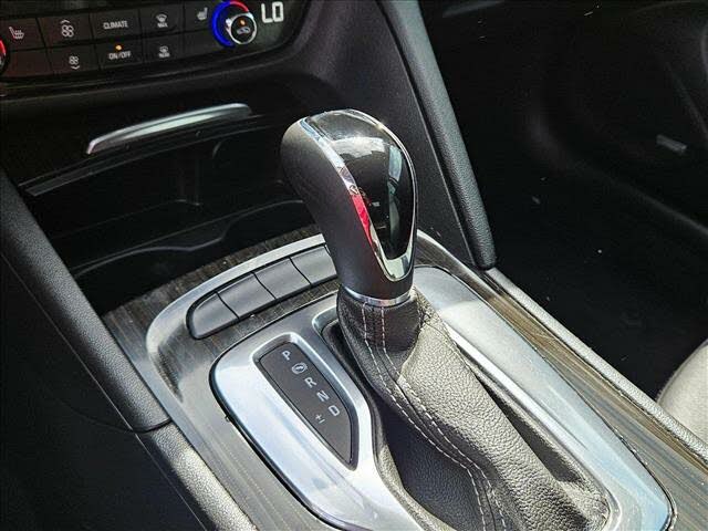
								Buick Regal Sportback Essence FWD full									