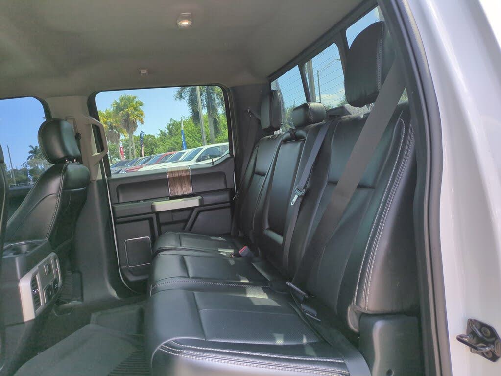 
								2020 Ford F-150 Platinum SuperCrew RWD full									