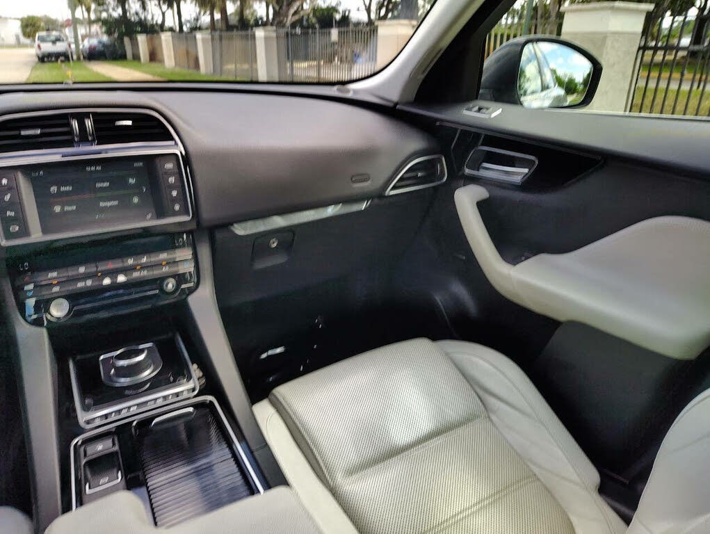 
								Jaguar F-PACE 35t Prestige AWD full									