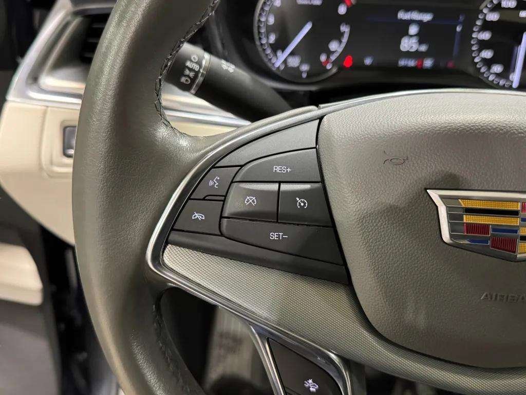 
								Cadillac XT5 Premium Luxury AWD full									