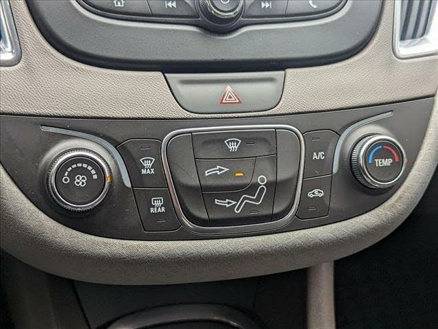 
								Chevrolet Malibu 1LT full									