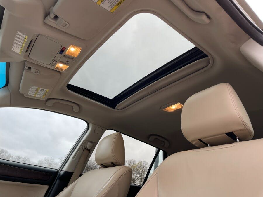 
								2017 Subaru Outback 2.5i Limited AWD full									