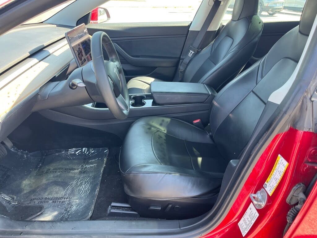 
								Tesla Model 3 Long Range AWD full									