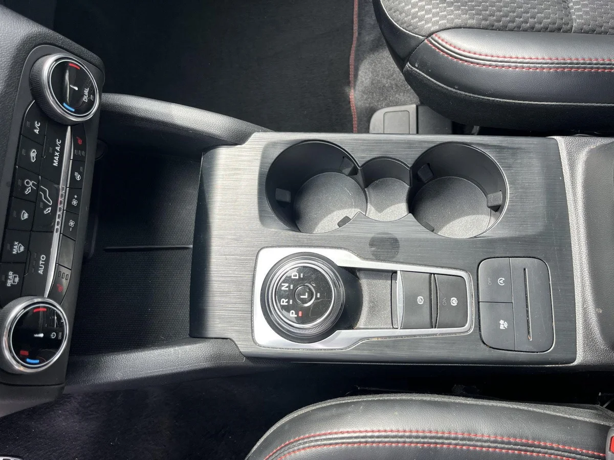 
								2023 Ford Escape full									