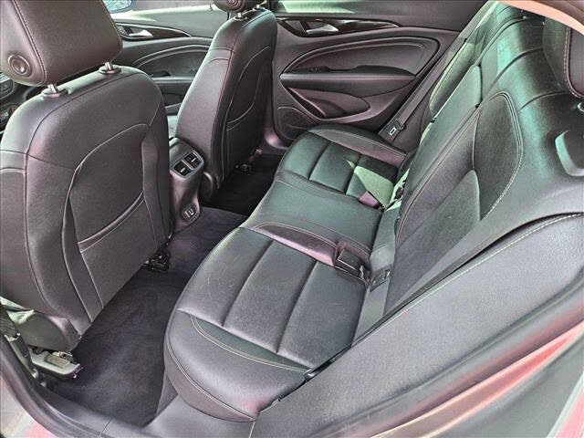 
								Buick Regal Sportback Essence FWD full									