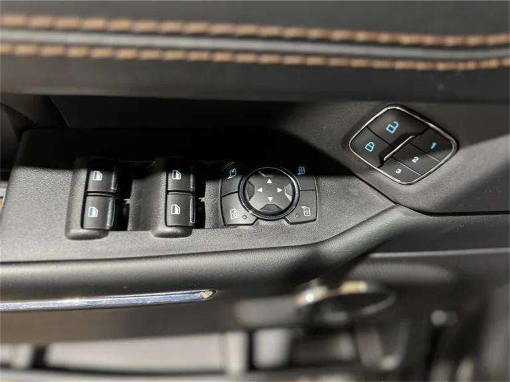 
								Ford Expedition Max Platinum With Navigation & 4WD full									