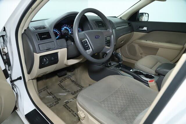 
								2012 Ford Fusion SE full									