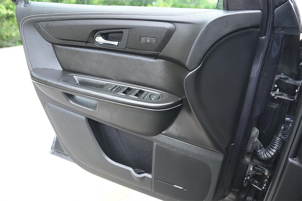 
								Chevrolet Traverse 2LT full									