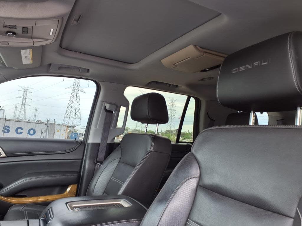 
								GMC Yukon Denali full									