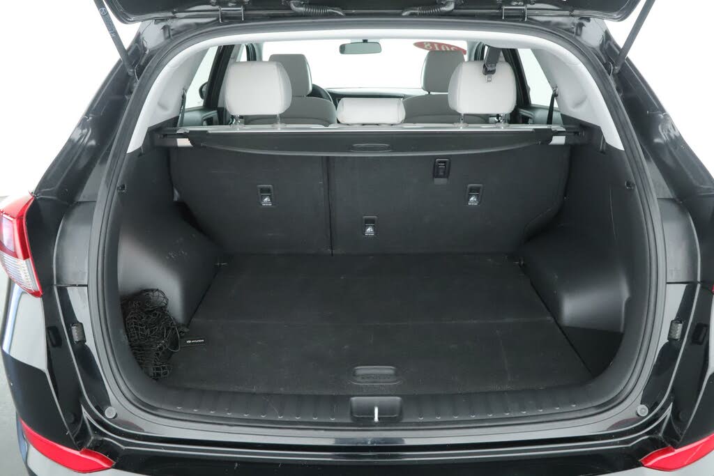 
								Hyundai Tucson 2.0L SE AWD full									