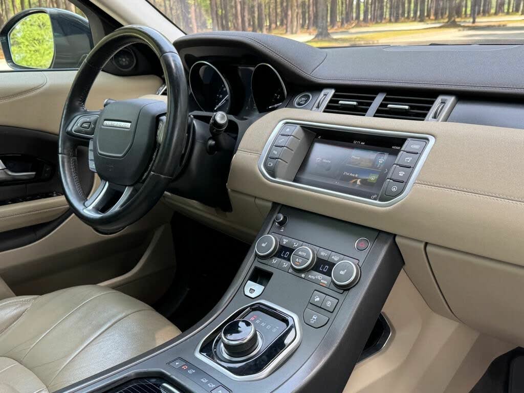 
								2018 Land Rover Range Rover Evoque SE AWD full									