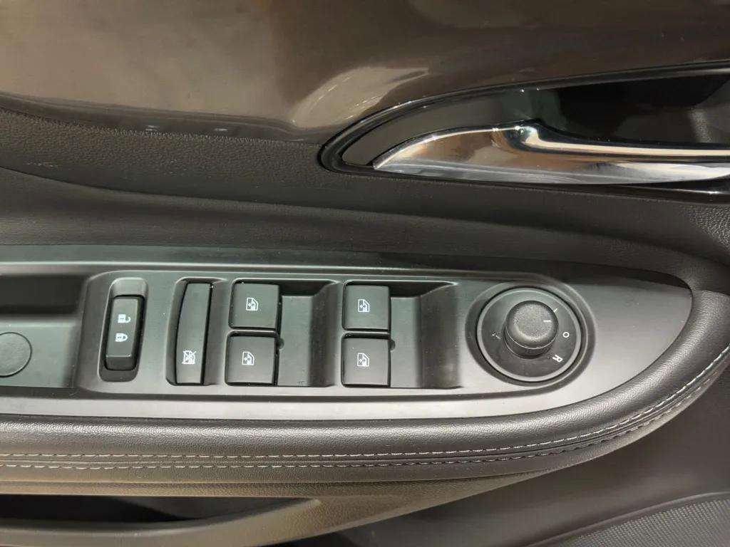 
								Buick Encore Preferred AWD full									
