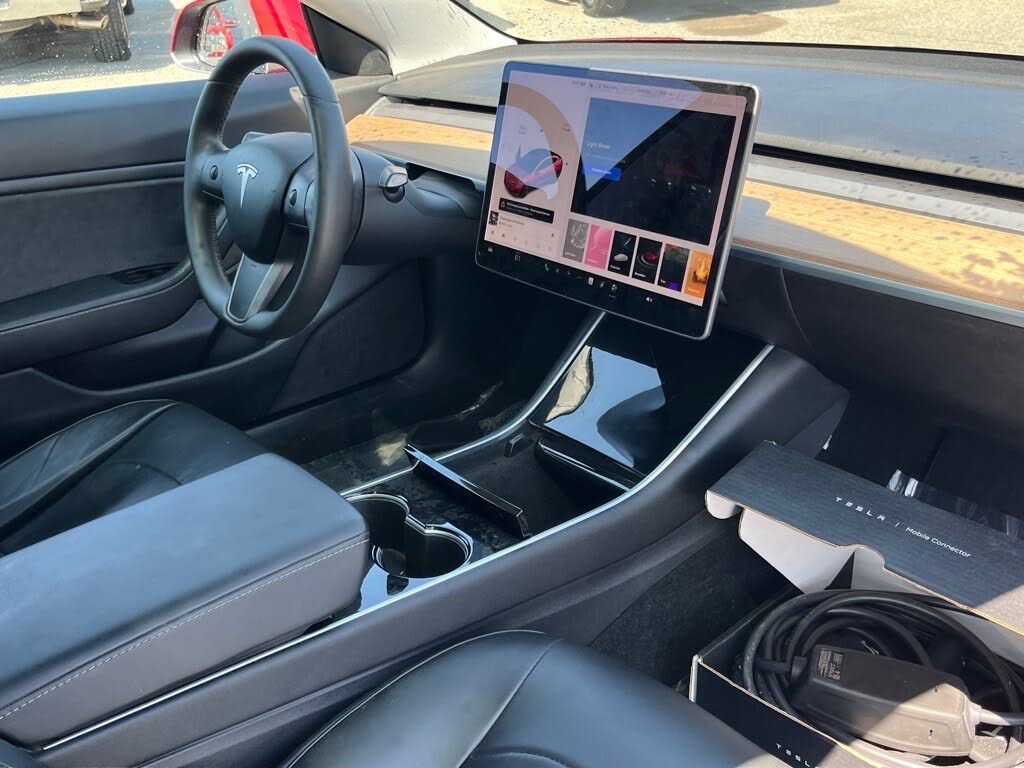
								Tesla Model 3 Long Range AWD full									