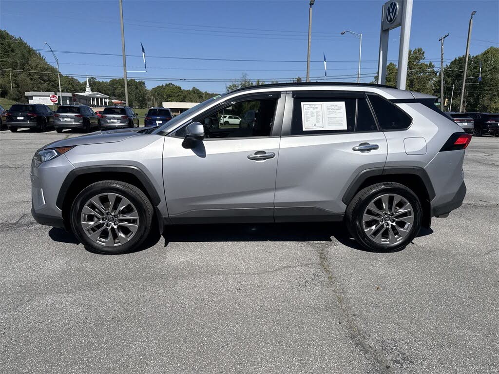 
								Toyota RAV4 Adventure AWD full									