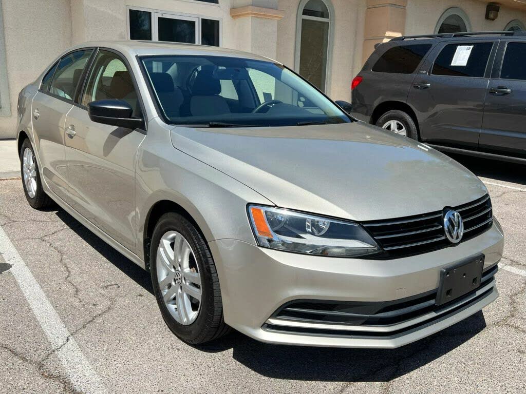 
								Volkswagen Jetta S full									