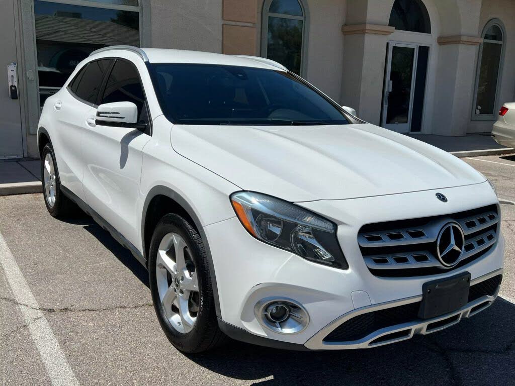 
								Mercedes-Benz GLA 250 4MATIC full									