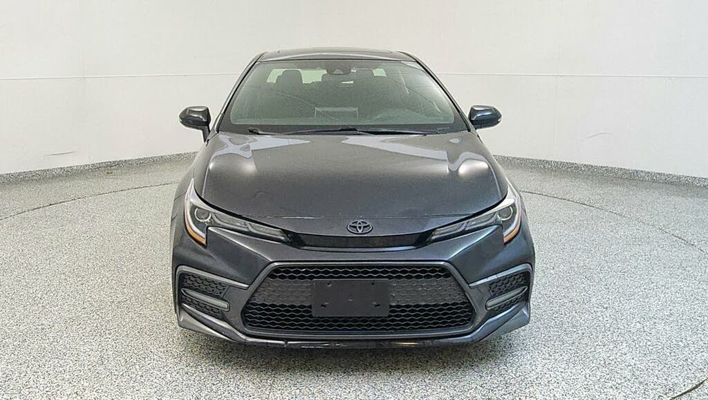 
								Toyota Corolla SE FWD full									