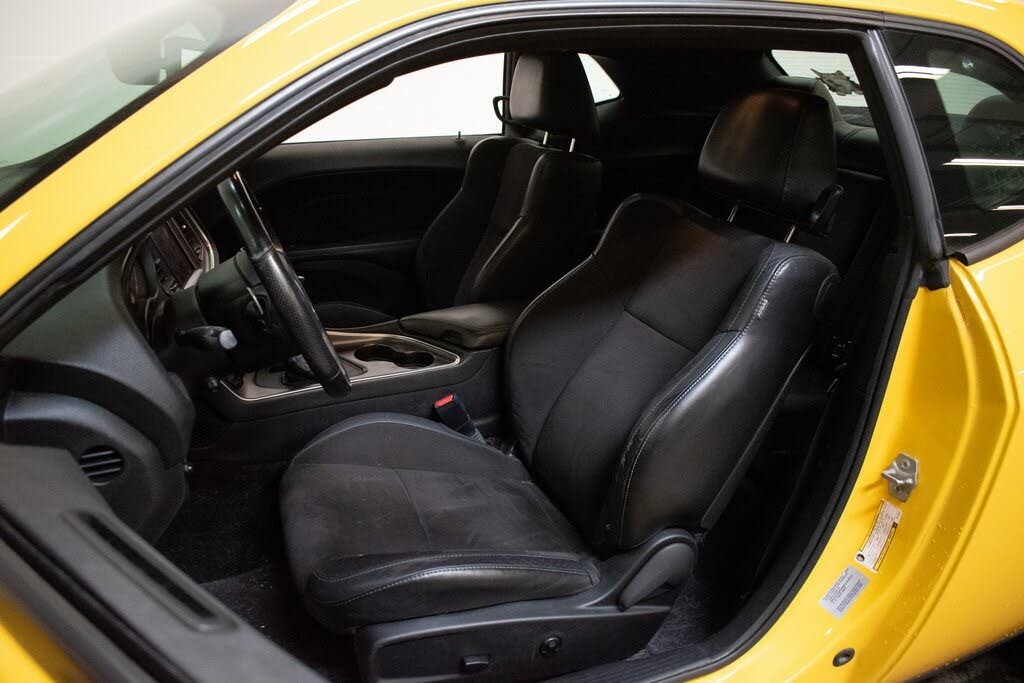 
								Dodge Challenger R/T Shaker RWD full									