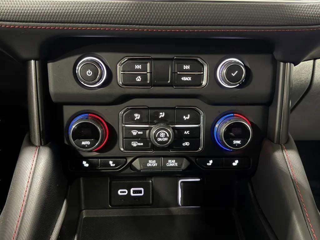 
								Chevrolet Tahoe RST Four Wheel Drive SUV full									