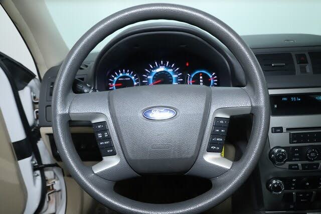 
								2012 Ford Fusion SE full									