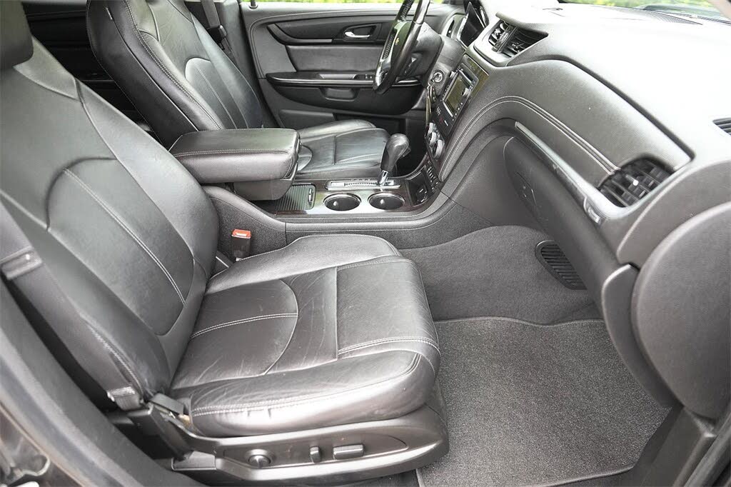 
								Chevrolet Traverse 2LT full									