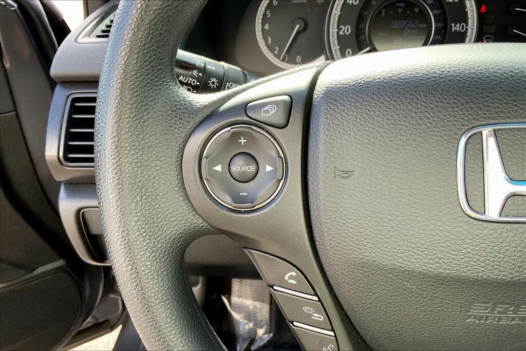 
								Honda Accord EX full									