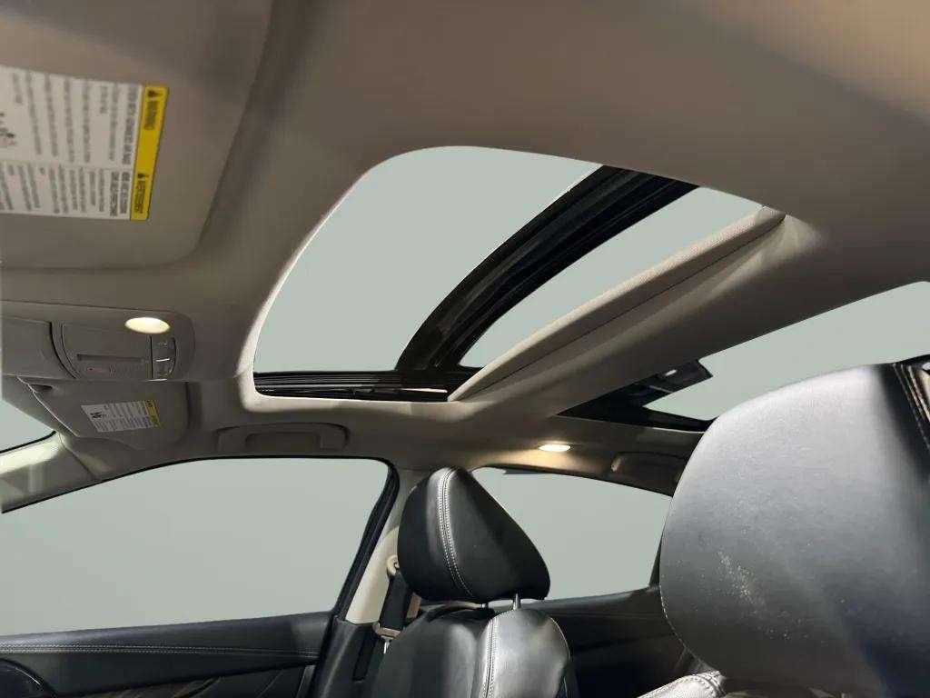 
								Nissan Maxima Platinum With Navigation full									
