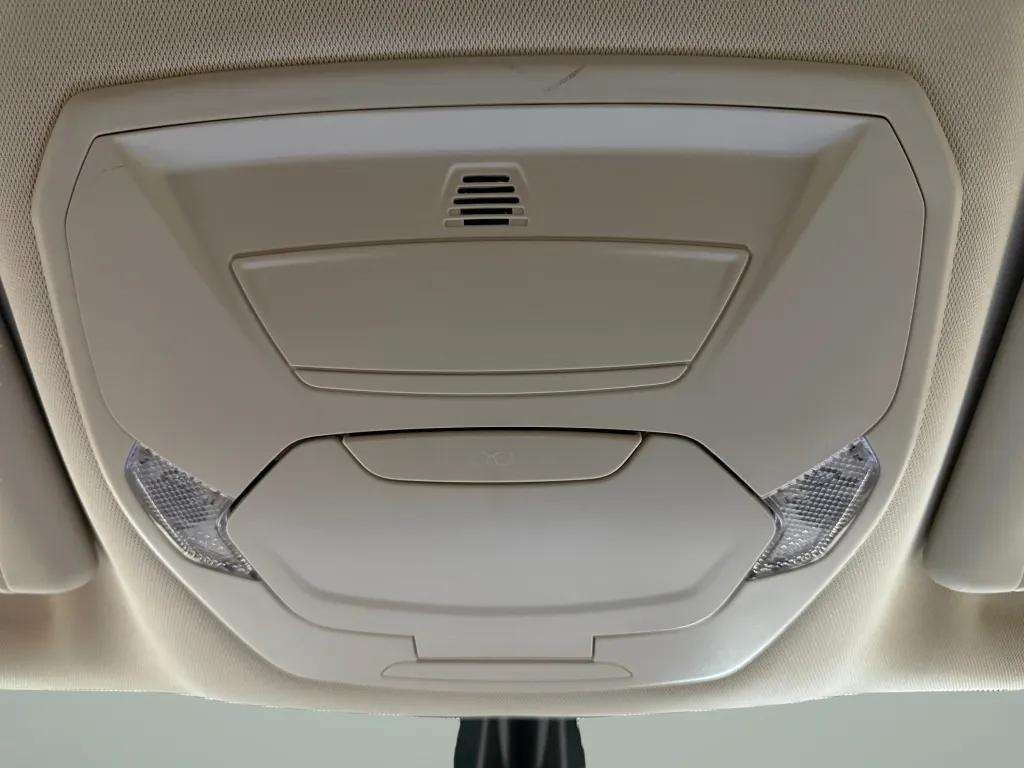 
								Ford Escape Titanium full									
