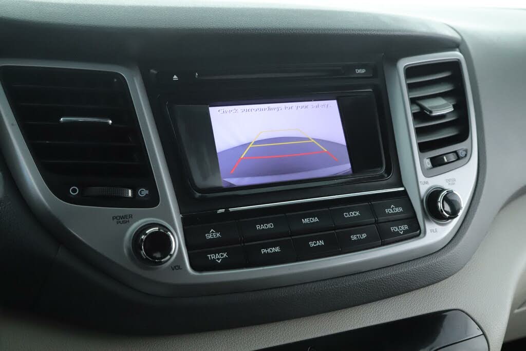 
								Hyundai Tucson 2.0L SE AWD full									