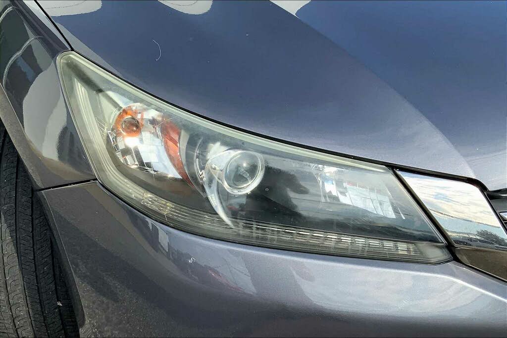 
								Honda Accord EX full									