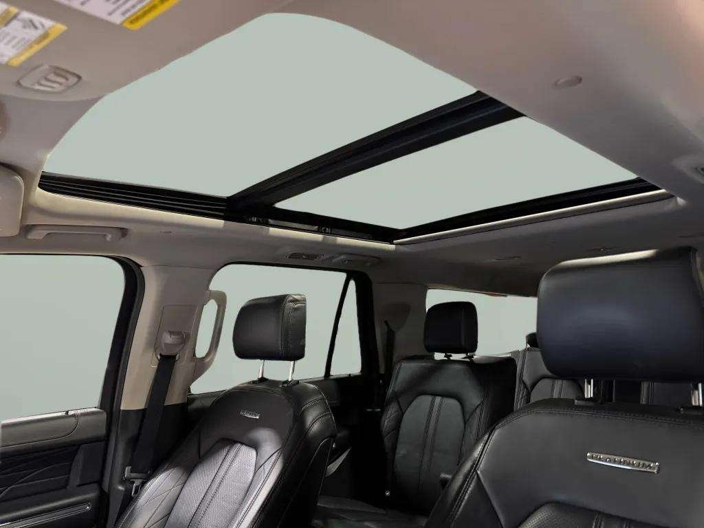 
								Ford Expedition Max Platinum With Navigation & 4WD full									