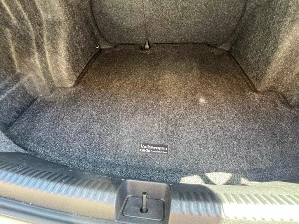 
								Volkswagen Jetta S full									