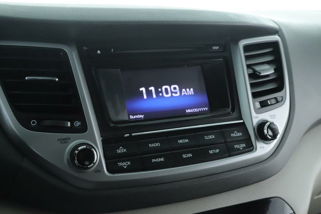 
								Hyundai Tucson 2.0L SE AWD full									