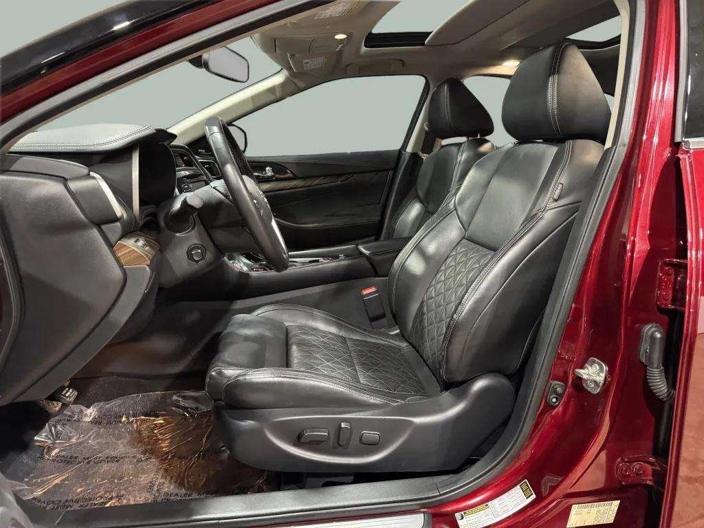 
								Nissan Maxima Platinum With Navigation full									