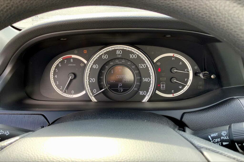 
								Honda Accord EX full									