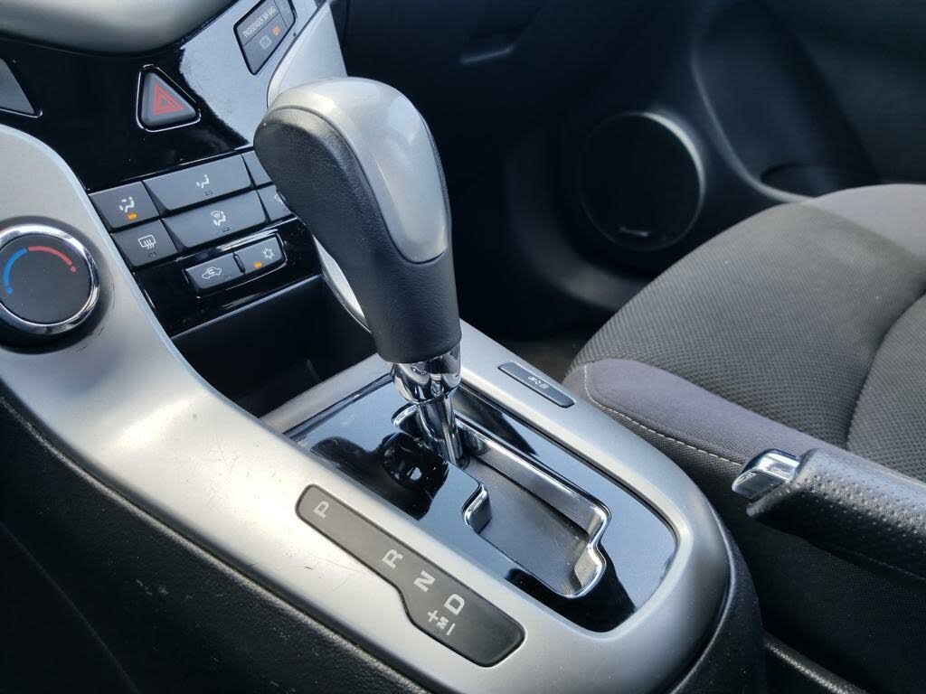 
								2014 Chevrolet Cruze 1LT Sedan FWD full									