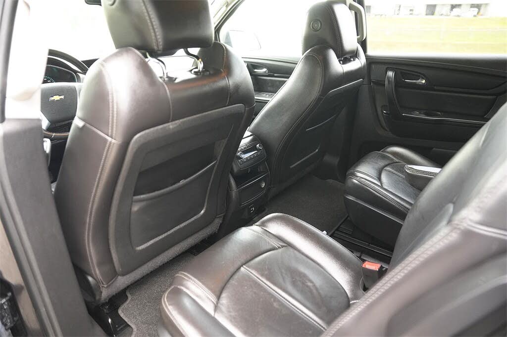 
								Chevrolet Traverse 2LT full									