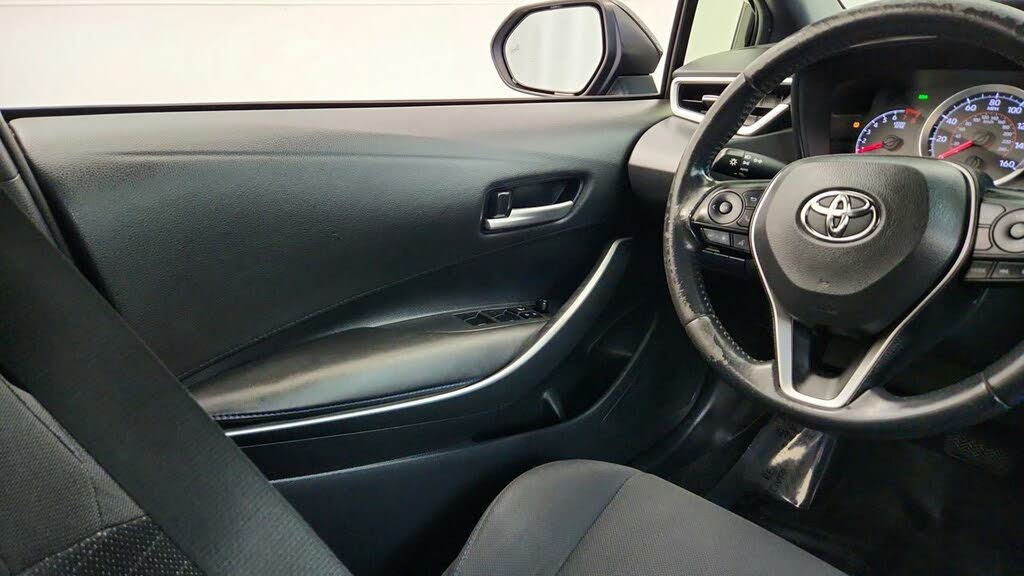 
								Toyota Corolla SE FWD full									