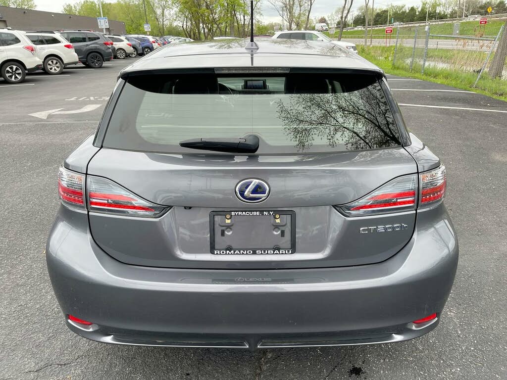 
								Lexus CT Hybrid 200h Premium FWD full									