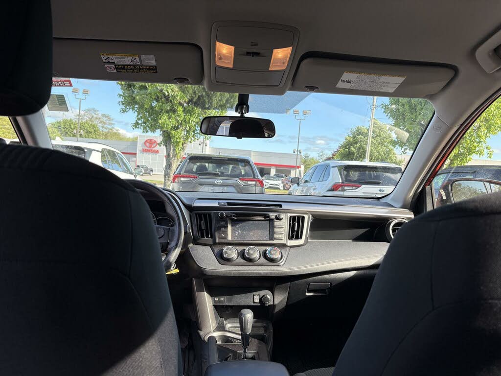 
								2016 Toyota RAV4 LE AWD full									