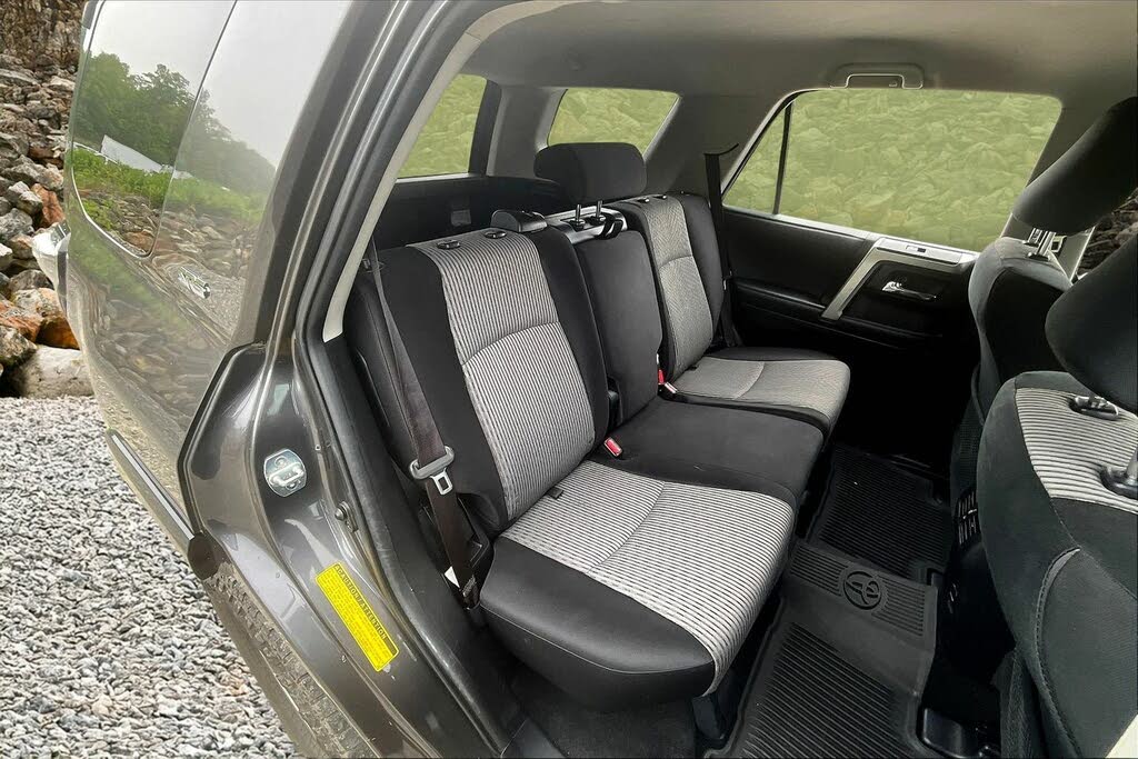 
								2018 Toyota 4Runner SR5 4WD full									