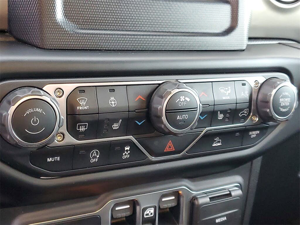 
								Jeep Gladiator Sport Crew Cab 4WD full									
