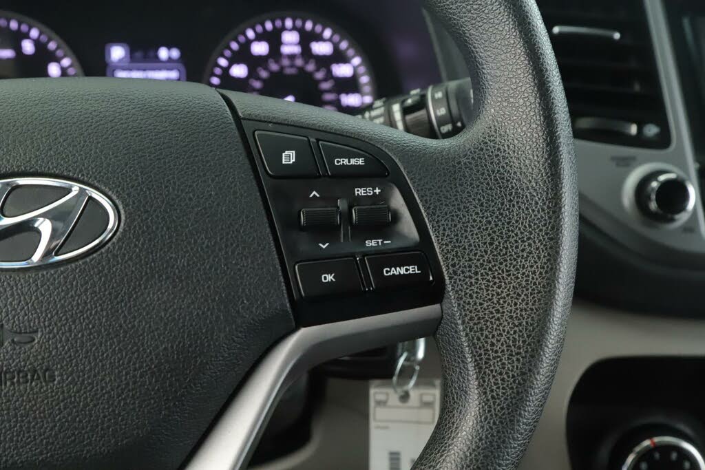 
								Hyundai Tucson 2.0L SE AWD full									